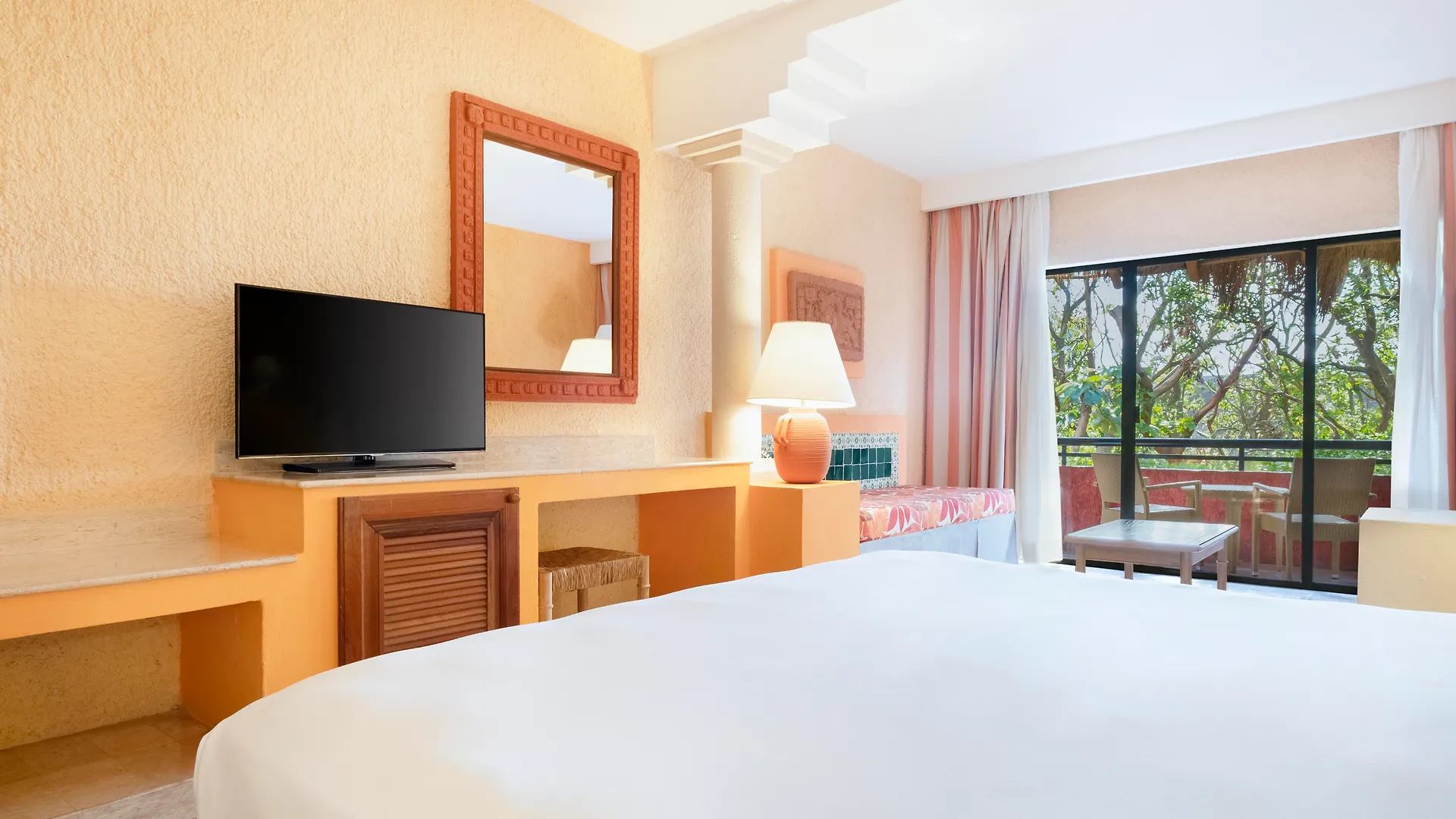 ホテル Iberostar Waves Quetzal プレヤデルカーメン メキシコ