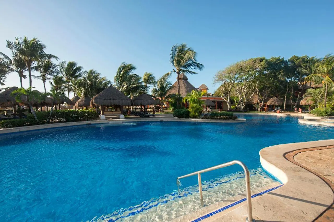 ホテル Iberostar Waves Quetzal プレヤデルカーメン